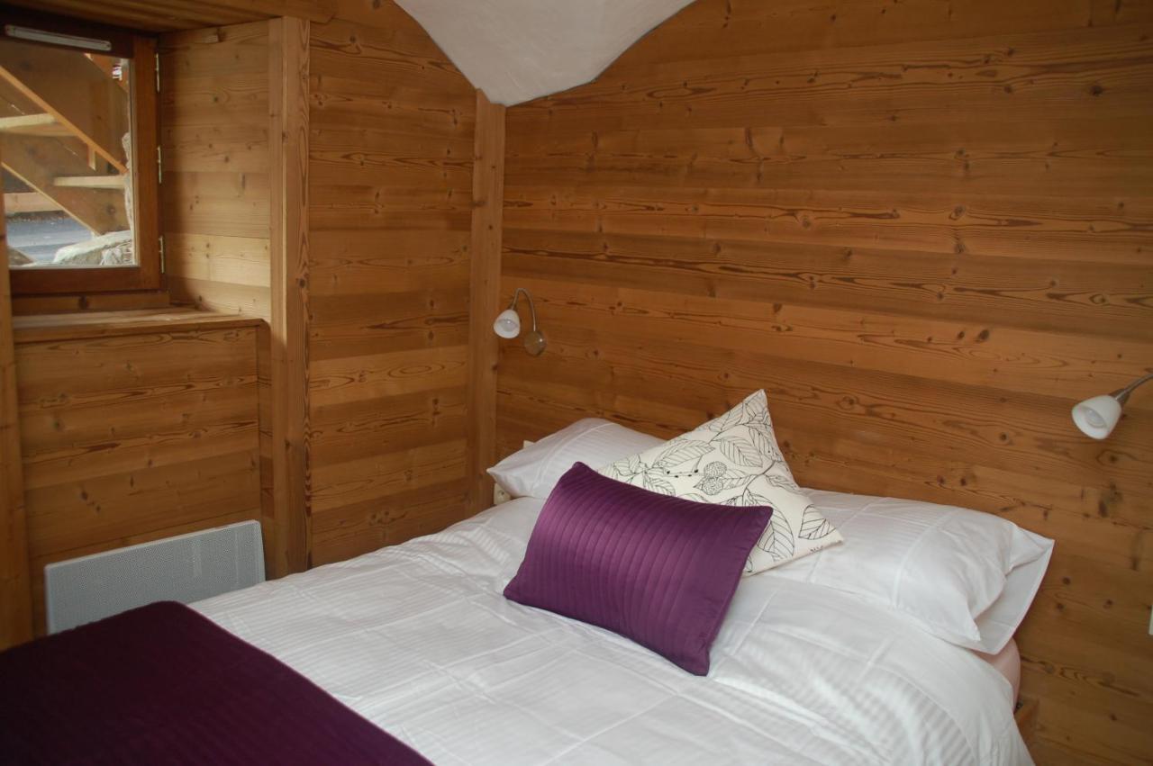 Two Bedroom Apartment La Voute, Chandon Near Meribel - Sleeps 4 Adults Or 2 Adults And 3 Children Les Allues Exterior photo