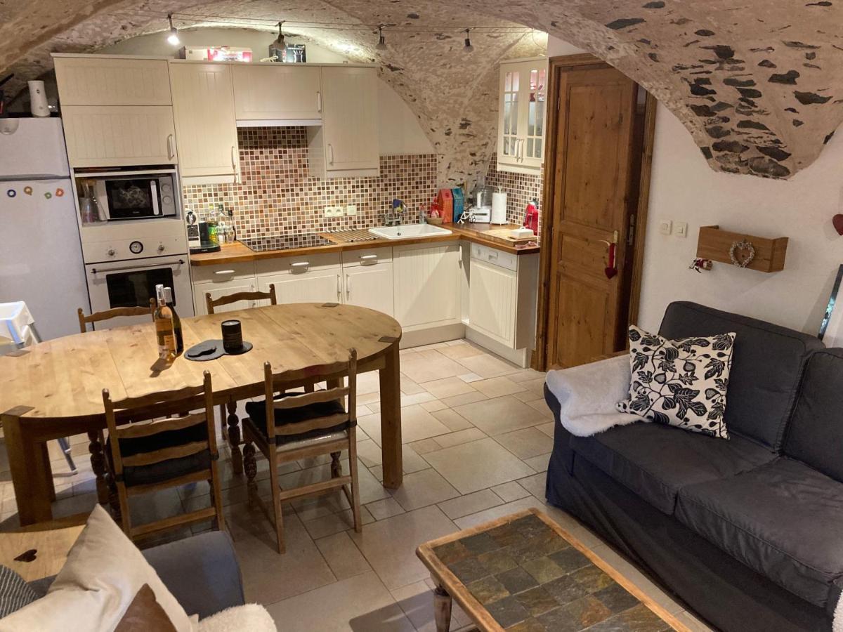 Two Bedroom Apartment La Voute, Chandon Near Meribel - Sleeps 4 Adults Or 2 Adults And 3 Children Les Allues Exterior photo